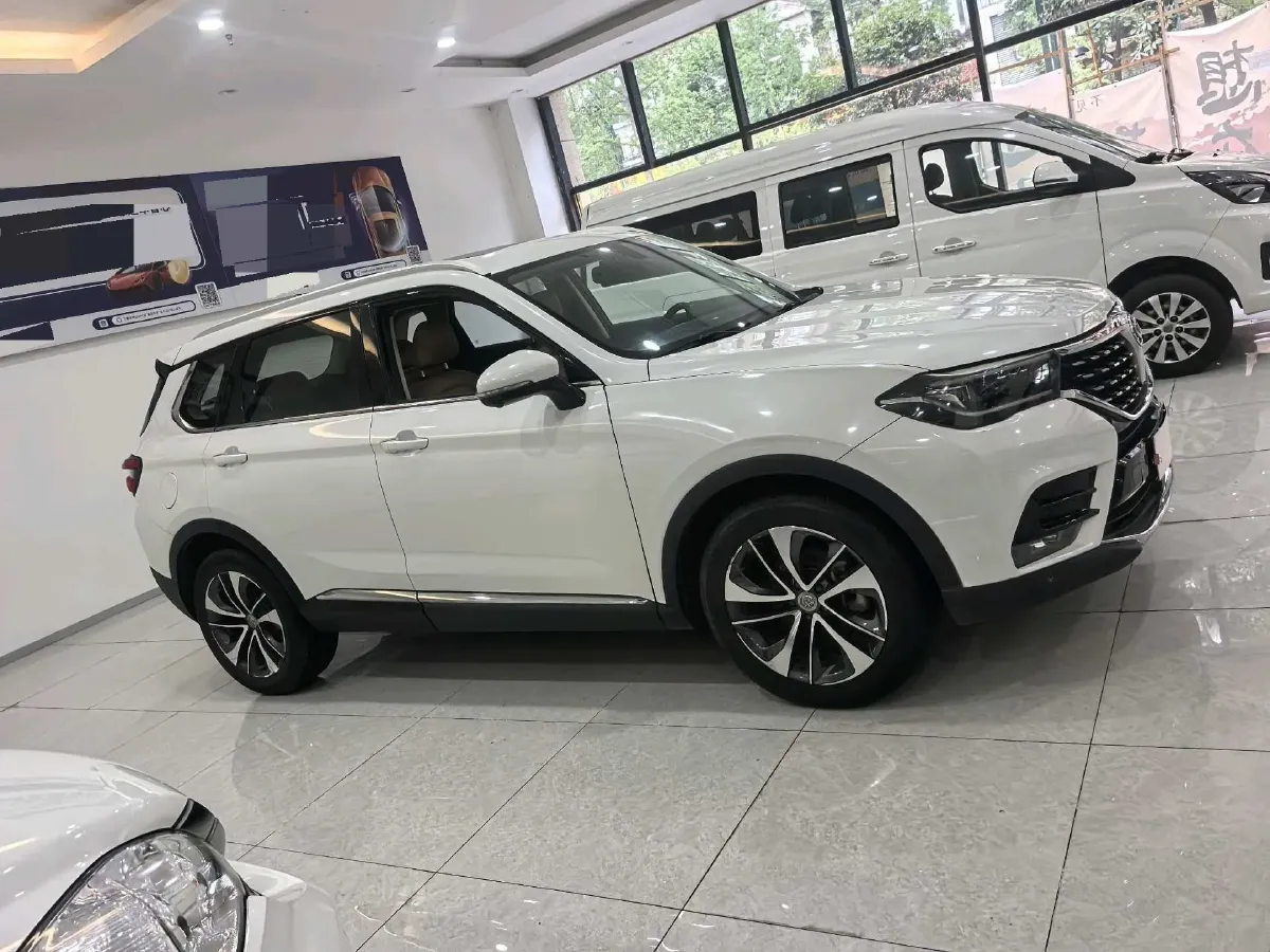 2018 Brilliance Auto V7 1.6T 204HP L4 7DCT,autocango,china used car exporter,china ev exporter,chinese used car exporter,chinese used ev exporter