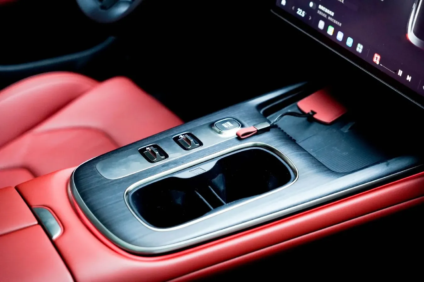 2024 MI SU7 BEV 73.6KWH,autocango,china used car exporter,china ev exporter,chinese used car exporter,chinese used ev exporter