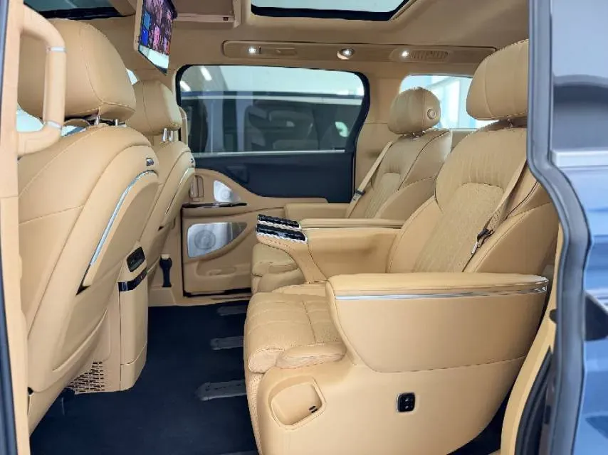 2025 Voyah Dream 1.5T 150HP L4 PHEV 41.7KWH,autocango,china used car exporter,china ev exporter,chinese used car exporter,chinese used ev exporter