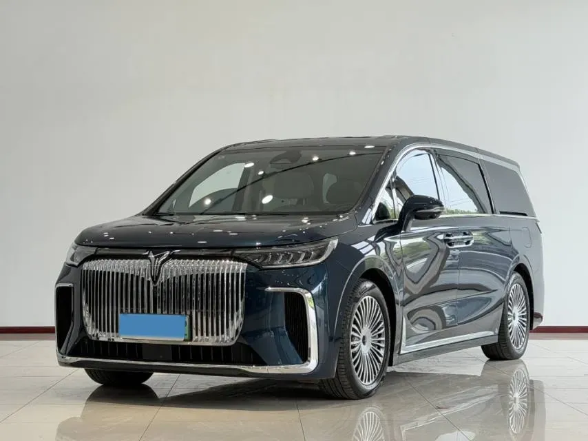 2025 Voyah Dream 1.5T 150HP L4 PHEV 41.7KWH,autocango,china used car exporter,china ev exporter,chinese used car exporter,chinese used ev exporter