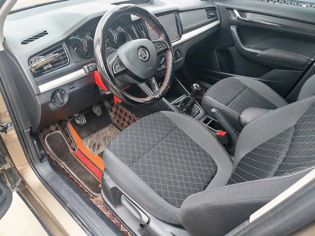 2021 Skoda Kamiq 1.5L 112HP L4 5MT,autocango,china used car exporter,china ev exporter,chinese used car exporter,chinese used ev exporter