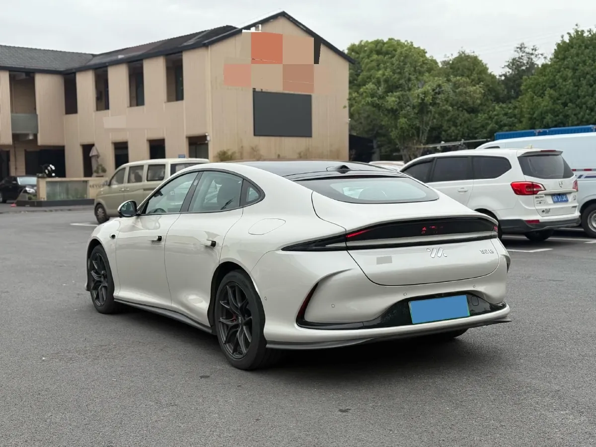 2024 IM L6 BEV 100KWH,autocango,china used car exporter,china ev exporter,chinese used car exporter,chinese used ev exporter