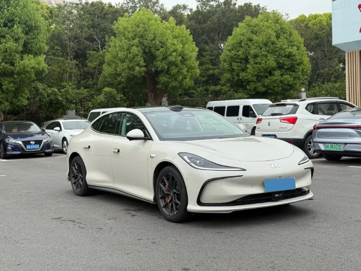 2024 IM L6 BEV 100KWH,autocango,china used car exporter,china ev exporter,chinese used car exporter,chinese used ev exporter