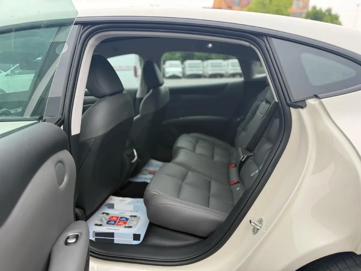 2024 IM L6 BEV 100KWH,autocango,china used car exporter,china ev exporter,chinese used car exporter,chinese used ev exporter