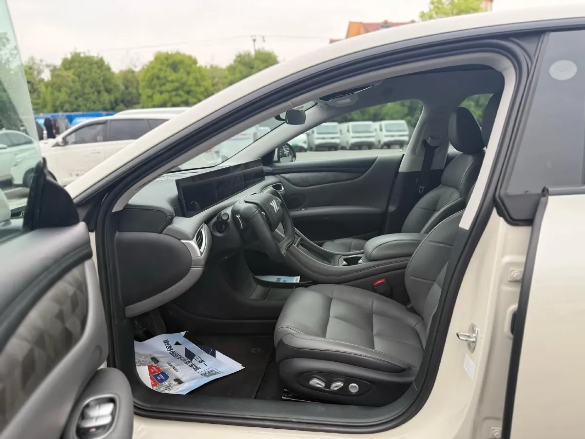 2024 IM L6 BEV 100KWH,autocango,china used car exporter,china ev exporter,chinese used car exporter,chinese used ev exporter