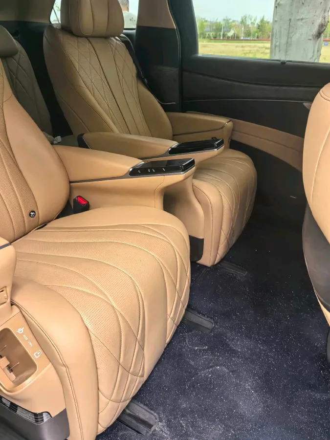 2025 Denza D9 1.5T 156HP L4 E-CVT PHEV 40KWH,autocango,china used car exporter,china ev exporter,chinese used car exporter,chinese used ev exporter