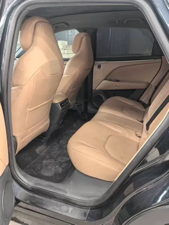 2024 HongQi H5 2.0T 224HP L4 8AT,autocango,china used car exporter,china ev exporter,chinese used car exporter,chinese used ev exporter