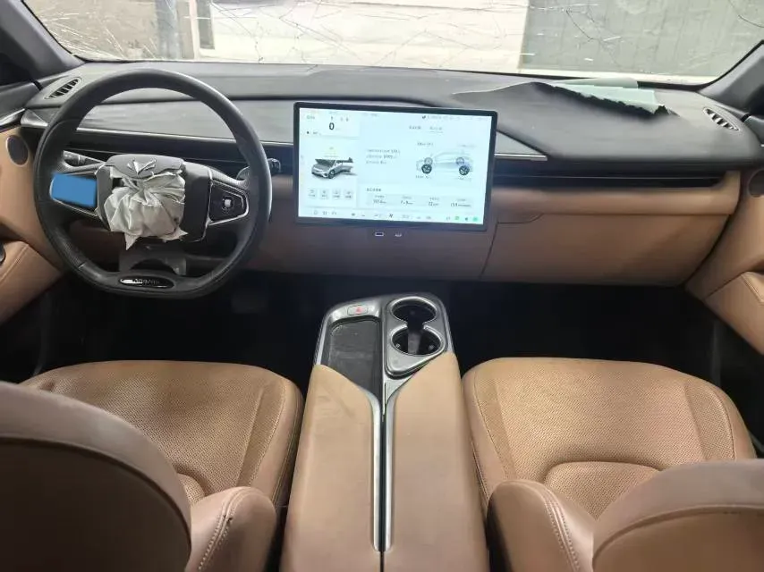 2024 HongQi H5 2.0T 224HP L4 8AT,autocango,china used car exporter,china ev exporter,chinese used car exporter,chinese used ev exporter