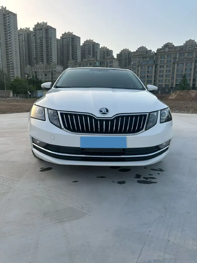 2020 Skoda Octavia 1.5L 113HP L4 6AT,autocango,china used car exporter,china ev exporter,chinese used car exporter,chinese used ev exporter