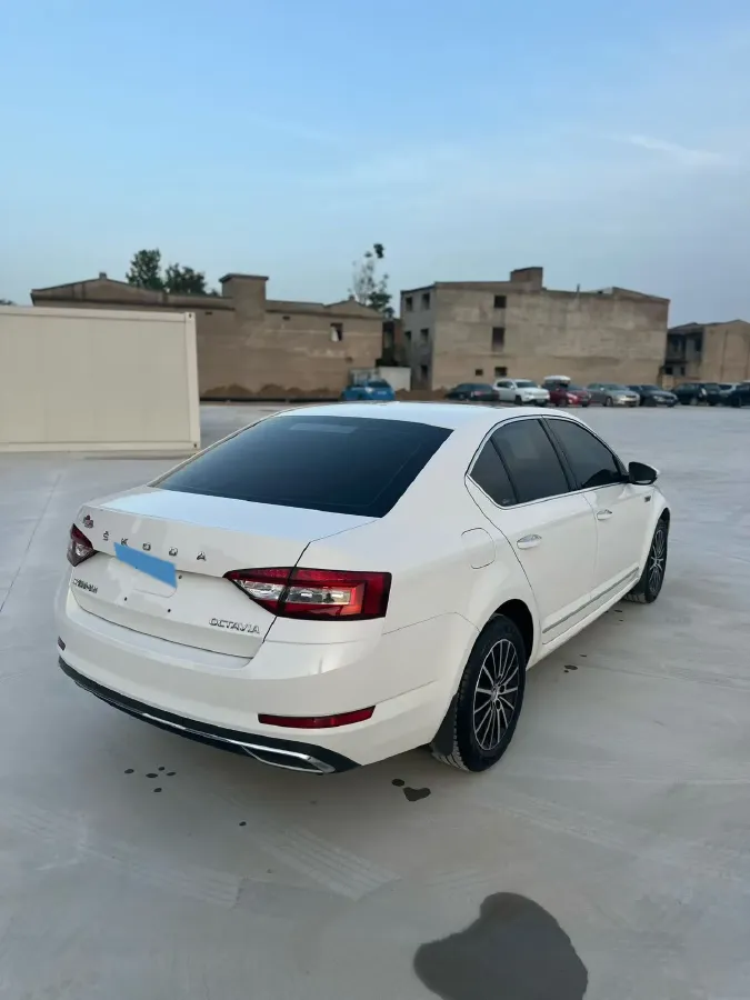 2020 Skoda Octavia 1.5L 113HP L4 6AT,autocango,china used car exporter,china ev exporter,chinese used car exporter,chinese used ev exporter