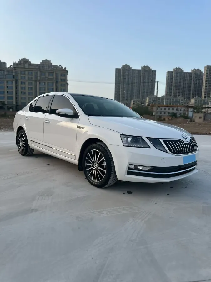 2020 Skoda Octavia 1.5L 113HP L4 6AT,autocango,china used car exporter,china ev exporter,chinese used car exporter,chinese used ev exporter