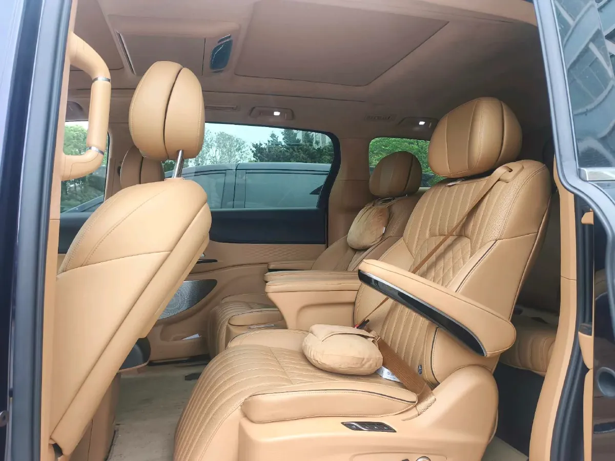 2024 Voyah Dream 1.5T 150HP L4 PHEV 43KWH,autocango,china used car exporter,china ev exporter,chinese used car exporter,chinese used ev exporter