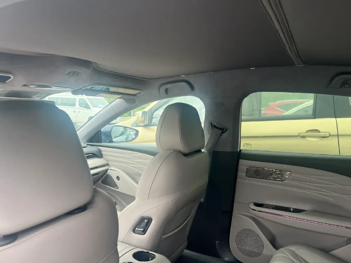 2025 Geely Galaxy Starshine 8 1.5T 163HP L4 3DHT PHEV 27.69KWH,autocango,china used car exporter,china ev exporter,chinese used car exporter,chinese used ev exporter