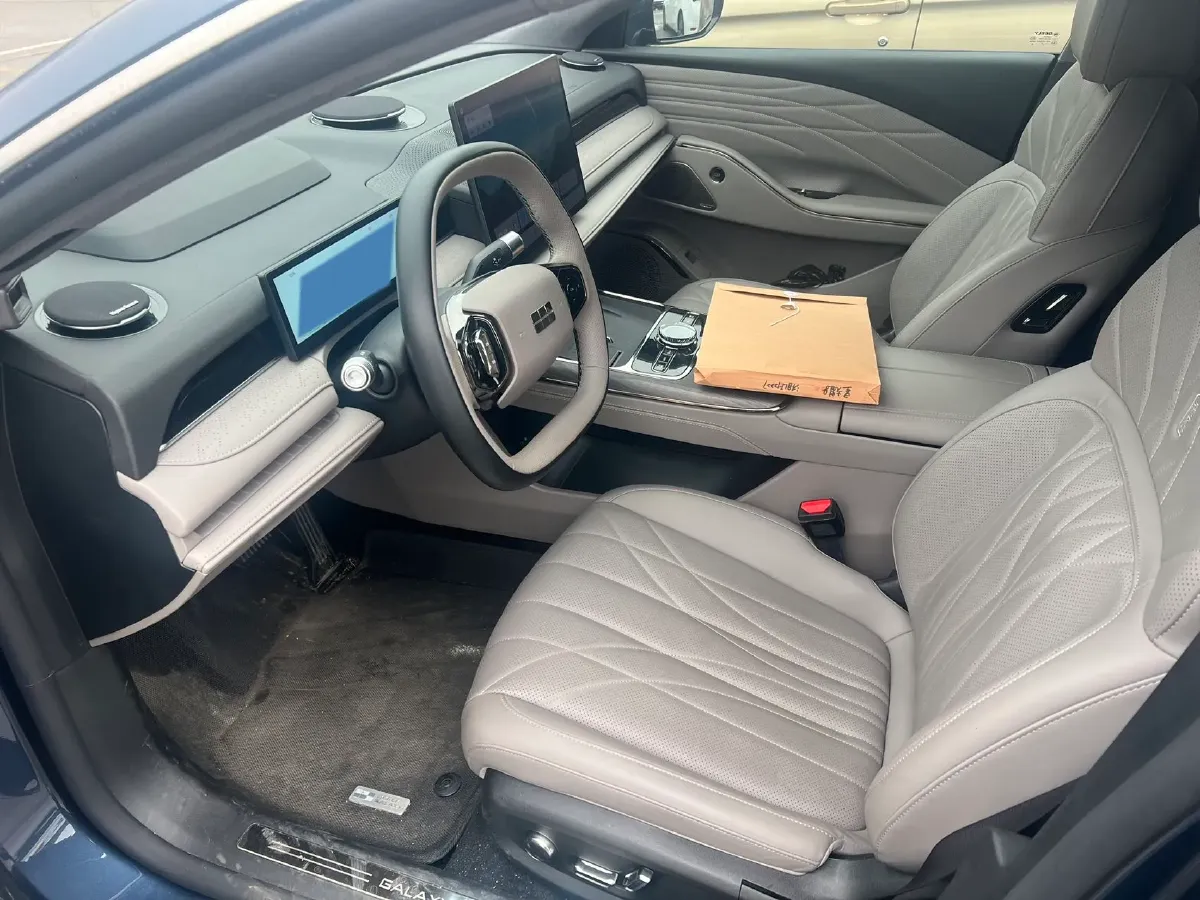 2025 Geely Galaxy Starshine 8 1.5T 163HP L4 3DHT PHEV 27.69KWH,autocango,china used car exporter,china ev exporter,chinese used car exporter,chinese used ev exporter