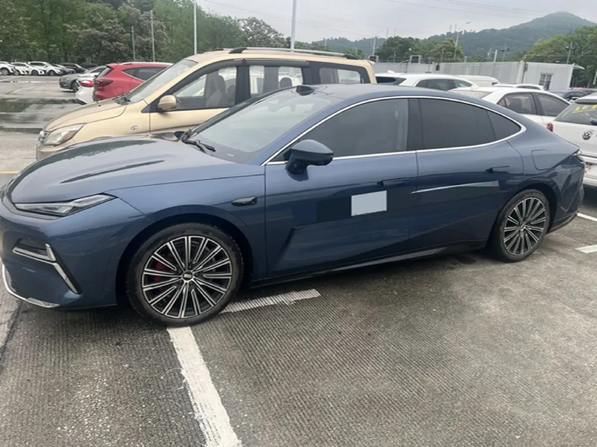 2025 Geely Galaxy Starshine 8 1.5T 163HP L4 3DHT PHEV 27.69KWH,autocango,china used car exporter,china ev exporter,chinese used car exporter,chinese used ev exporter