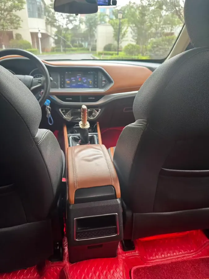 2017 Zotye T300 1.5L 112HP L4 5MT,autocango,china used car exporter,china ev exporter,chinese used car exporter,chinese used ev exporter