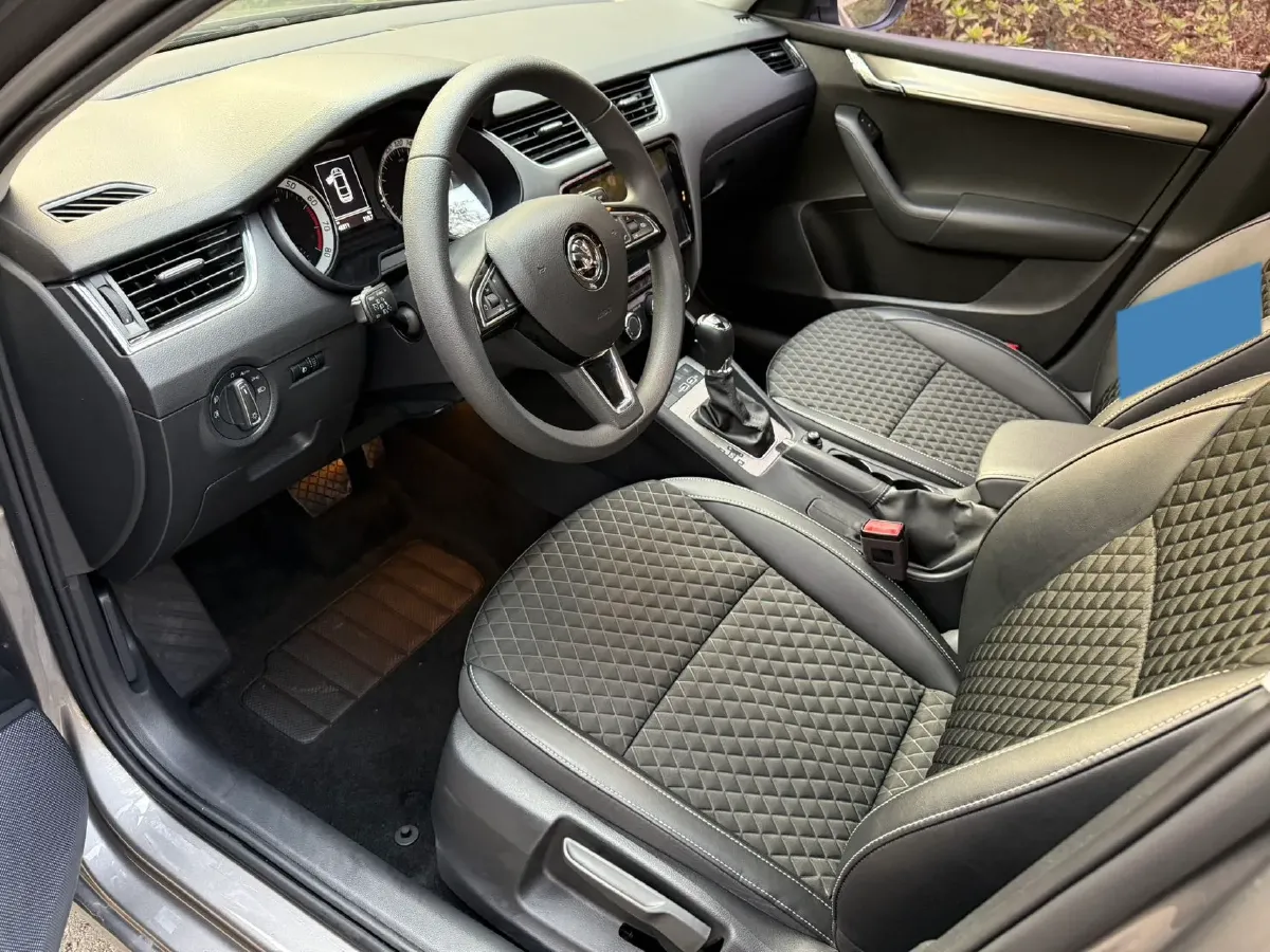 2019 Skoda Octavia 1.5L 116HP L4 6AT,autocango,china used car exporter,china ev exporter,chinese used car exporter,chinese used ev exporter