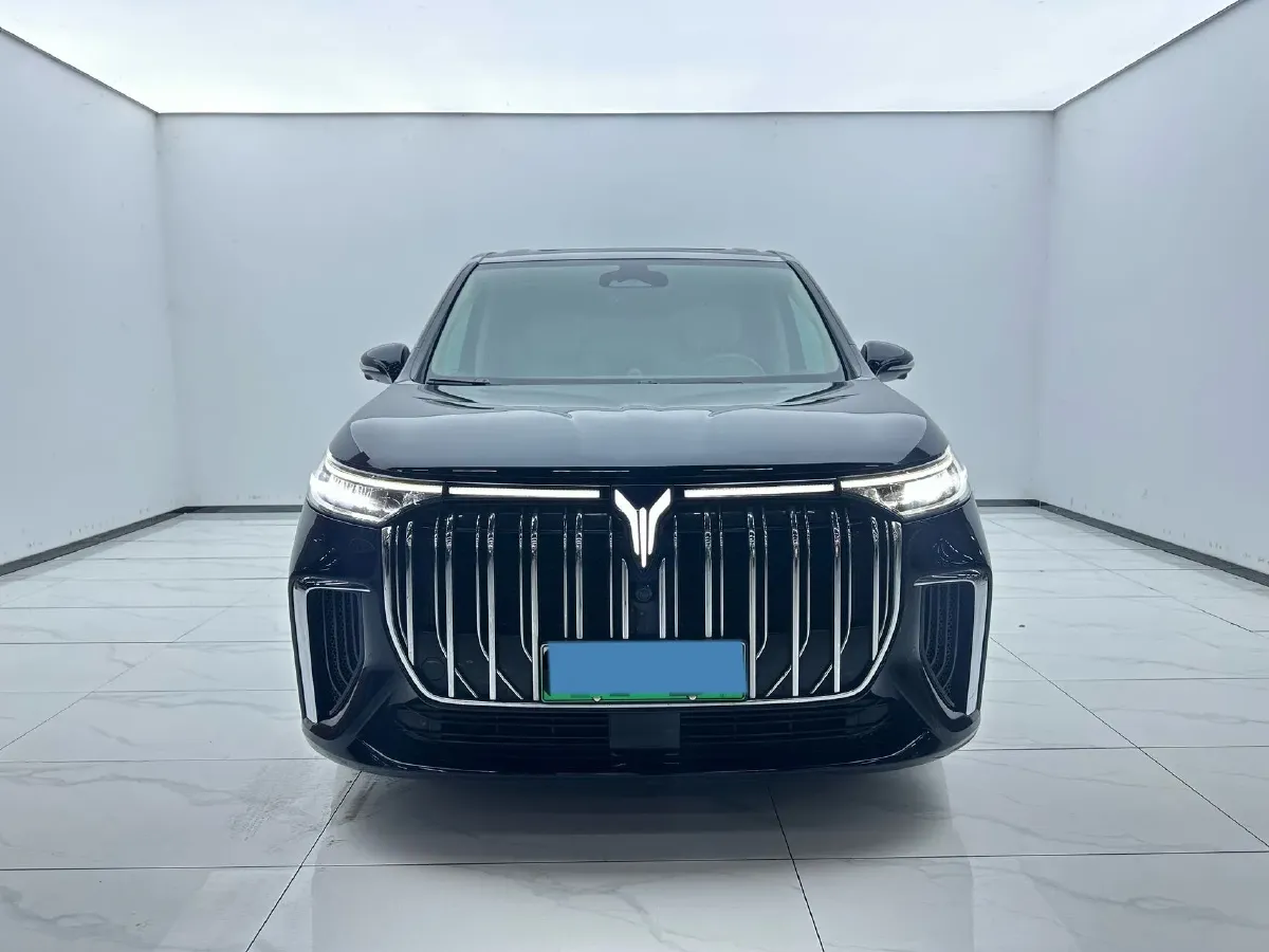 2022 Voyah Dream BEV 108.7KWH,autocango,china used car exporter,china ev exporter,chinese used car exporter,chinese used ev exporter