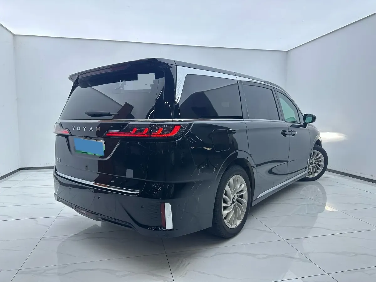 2022 Voyah Dream BEV 108.7KWH,autocango,china used car exporter,china ev exporter,chinese used car exporter,chinese used ev exporter