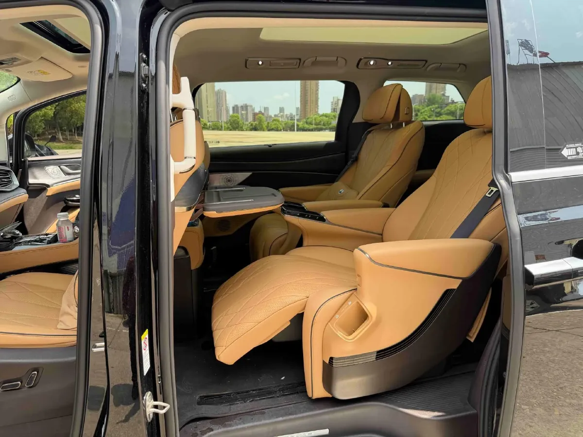 2024 Denza D9 1.5T 139HP L4 E-CVT PHEV 40KWH,autocango,china used car exporter,china ev exporter,chinese used car exporter,chinese used ev exporter