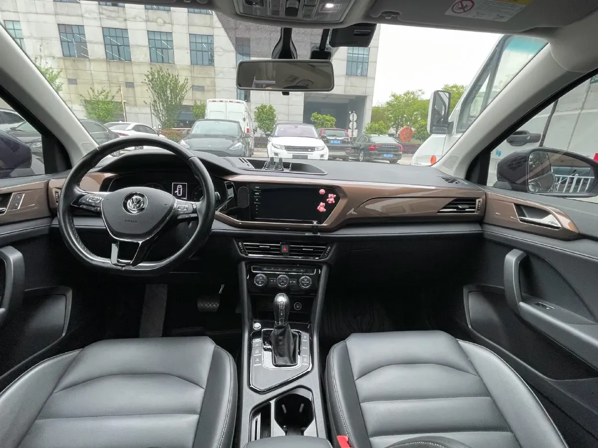 2019 MINI MINI 1.5T 102HP L3 7DCT,autocango,china used car exporter,china ev exporter,chinese used car exporter,chinese used ev exporter