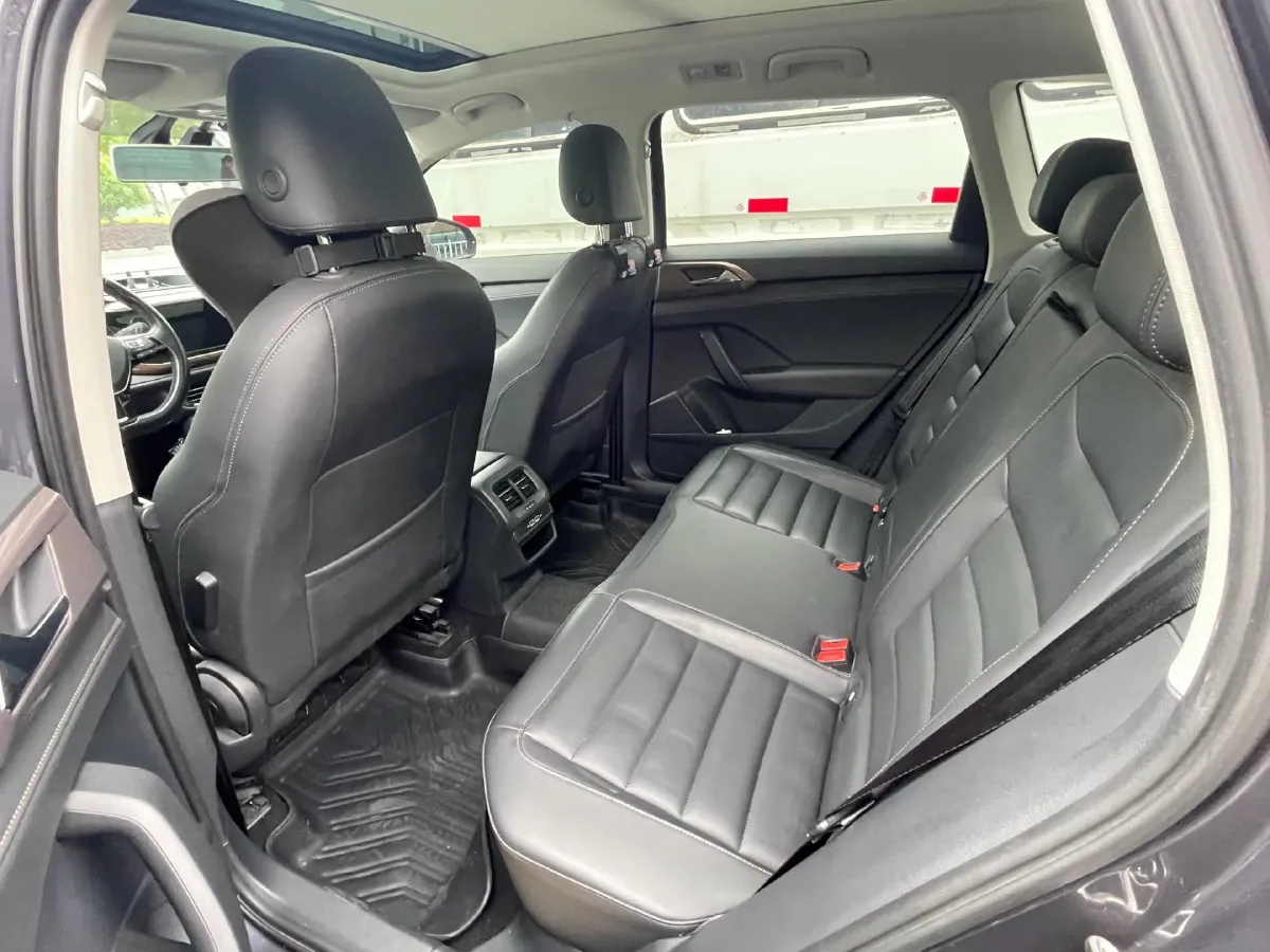 2019 MINI MINI 1.5T 102HP L3 7DCT,autocango,china used car exporter,china ev exporter,chinese used car exporter,chinese used ev exporter