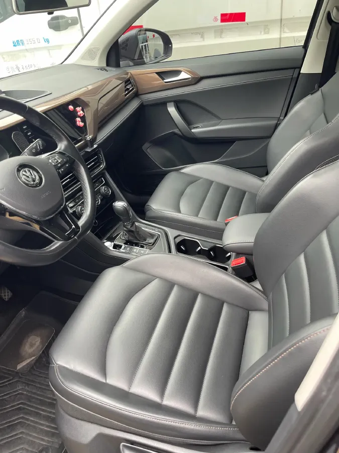 2019 MINI MINI 1.5T 102HP L3 7DCT,autocango,china used car exporter,china ev exporter,chinese used car exporter,chinese used ev exporter