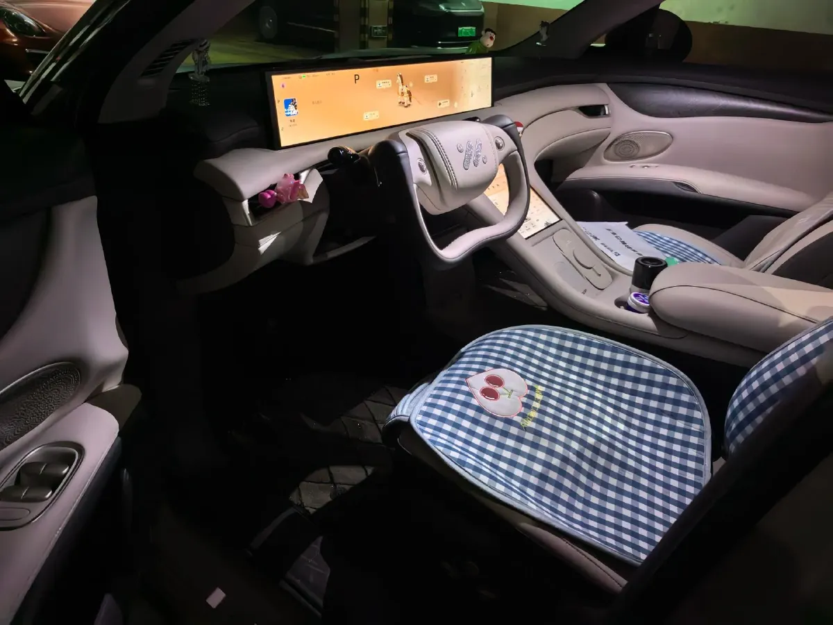 2025 IM LS6 BEV 83KWH,autocango,china used car exporter,china ev exporter,chinese used car exporter,chinese used ev exporter