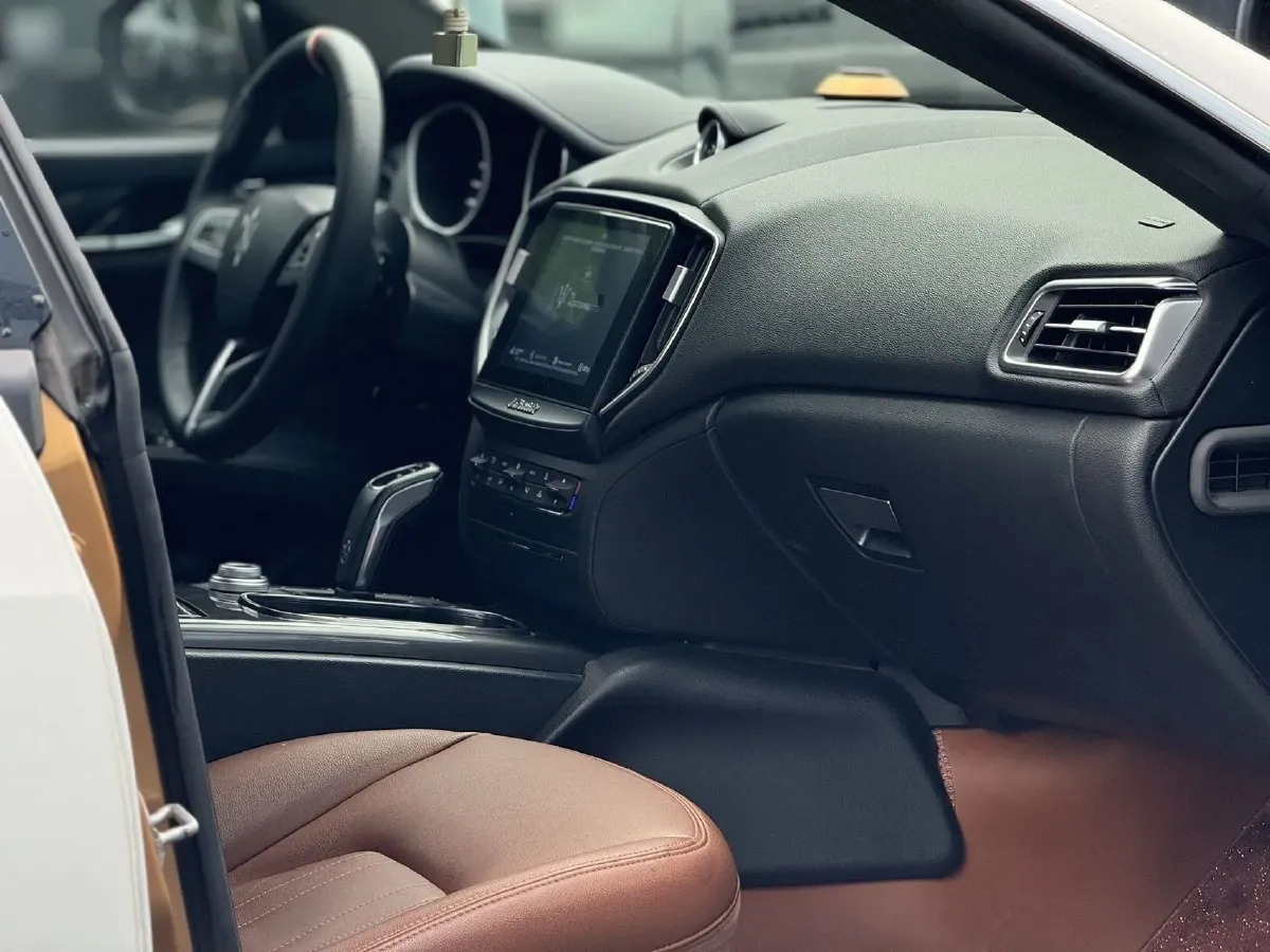 2019 Maserati Ghibli 3.0T 350HP V6 8AT,autocango,china used car exporter,china ev exporter,chinese used car exporter,chinese used ev exporter