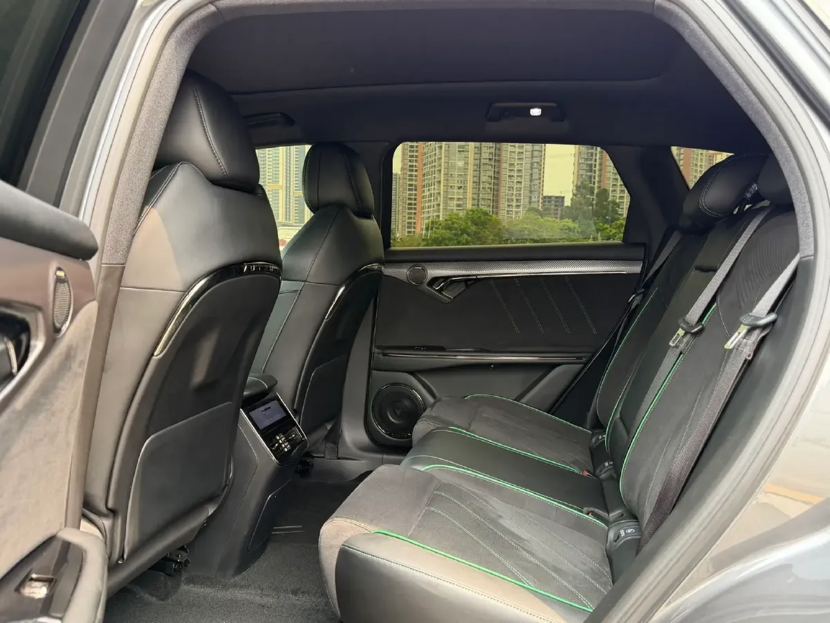 2025 Voyah FREE 1.5T 150HP L4 REEV 43KWH,autocango,china used car exporter,china ev exporter,chinese used car exporter,chinese used ev exporter