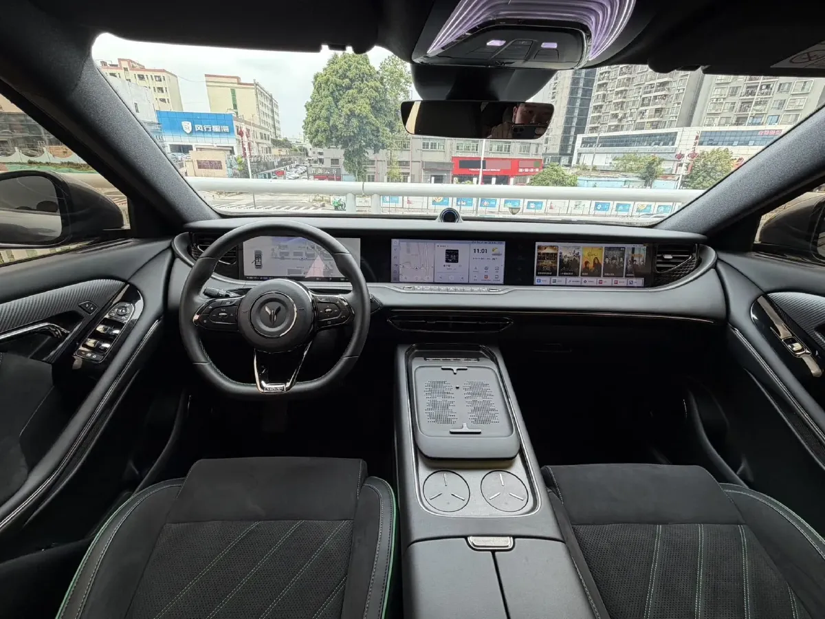 2025 Voyah FREE 1.5T 150HP L4 REEV 43KWH,autocango,china used car exporter,china ev exporter,chinese used car exporter,chinese used ev exporter