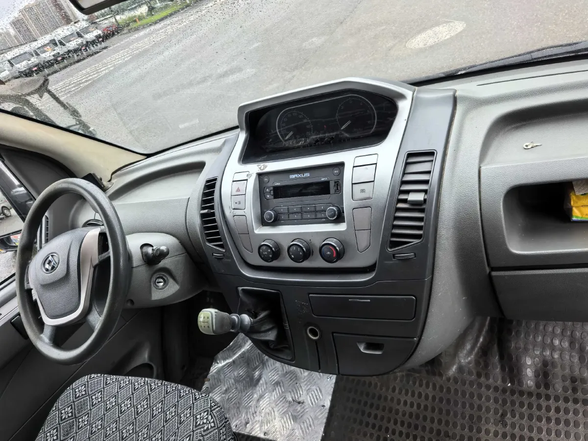 2013 MAXUS XinTu V80 2.5T 136HP L4 5MT,autocango,china used car exporter,china ev exporter,chinese used car exporter,chinese used ev exporter