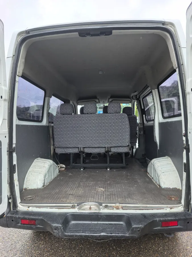 2013 MAXUS XinTu V80 2.5T 136HP L4 5MT,autocango,china used car exporter,china ev exporter,chinese used car exporter,chinese used ev exporter