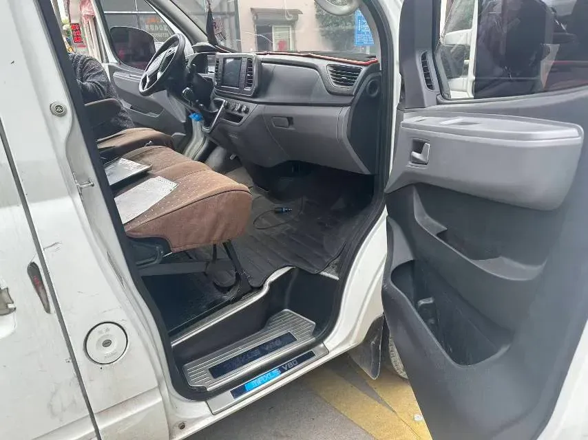 2019 MAXUS XinTu V80 2.0T 139HP L4 6MT,autocango,china used car exporter,china ev exporter,chinese used car exporter,chinese used ev exporter