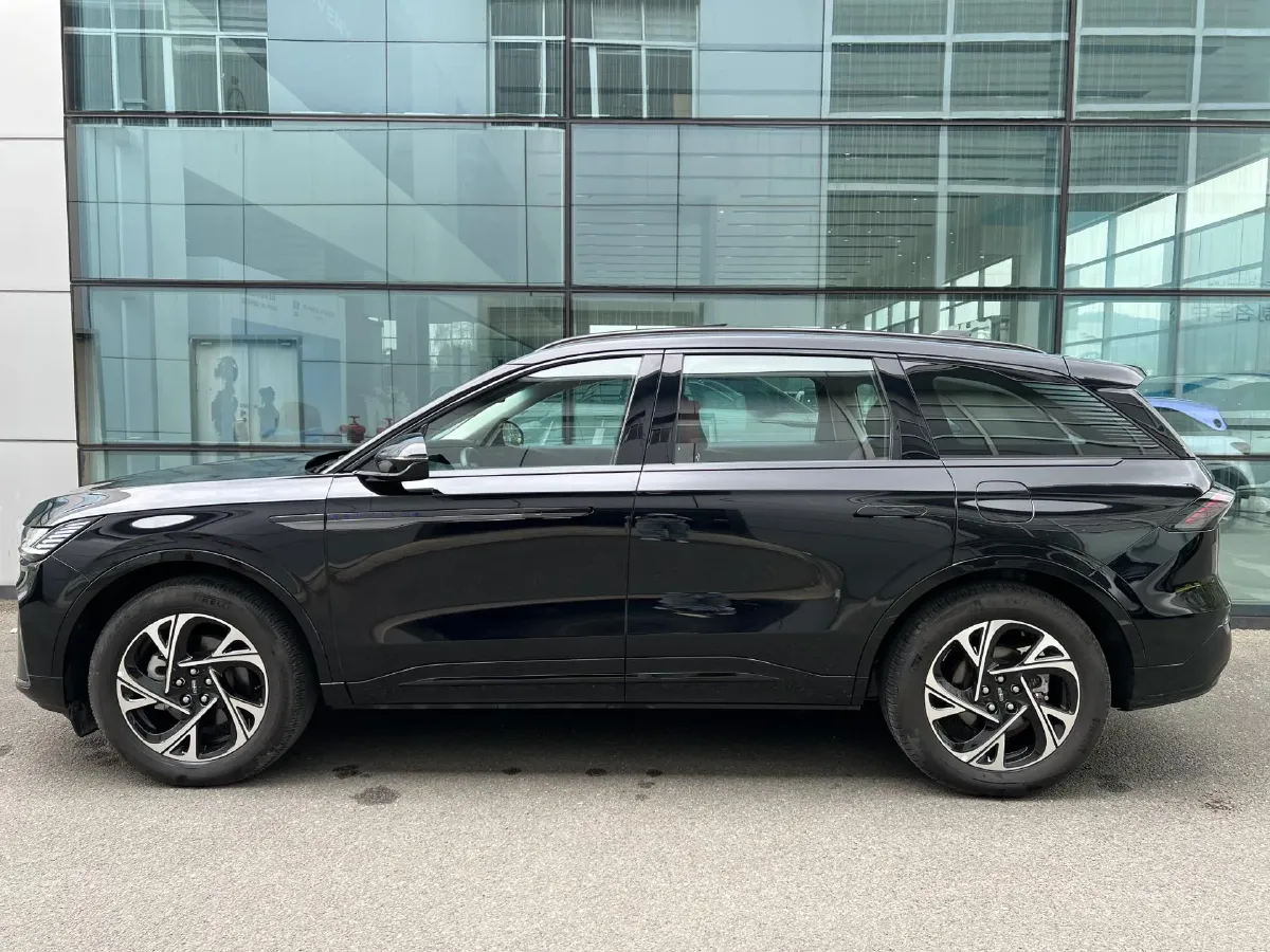 2025 Lincoln Nautilus 2.0T 282HP L4 E-CVT Hybrid,autocango,china used car exporter,china ev exporter,chinese used car exporter,chinese used ev exporter