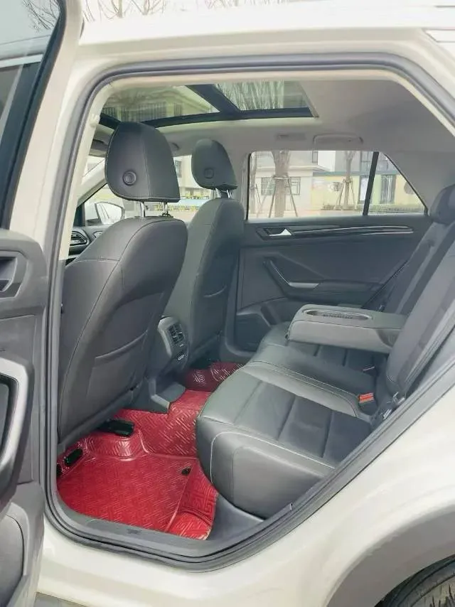 2021 Volkswagen T-Roc 1.4T 150HP L4 7DCT,autocango,china used car exporter,china ev exporter,chinese used car exporter,chinese used ev exporter