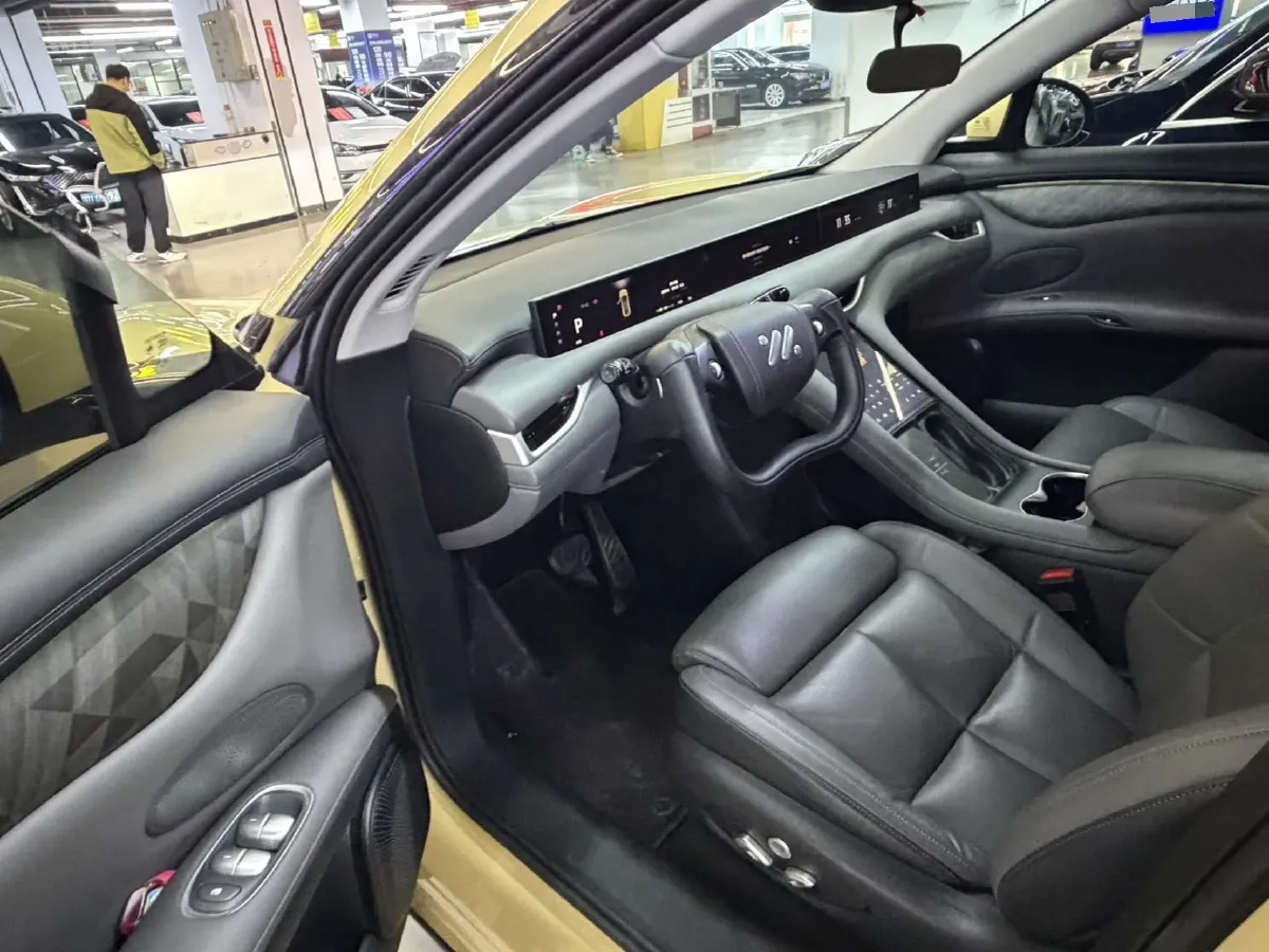 2023 IM LS6 BEV 71KWH,autocango,china used car exporter,china ev exporter,chinese used car exporter,chinese used ev exporter