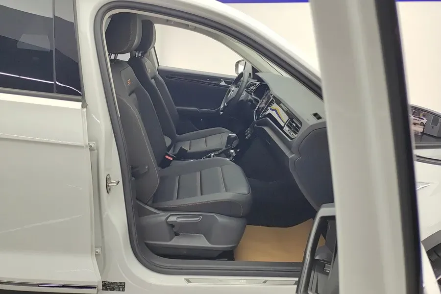 2021 Volkswagen T-Roc 1.4T 150HP L4 7DCT,autocango,china used car exporter,china ev exporter,chinese used car exporter,chinese used ev exporter