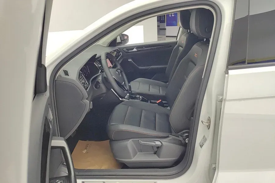 2021 Volkswagen T-Roc 1.4T 150HP L4 7DCT,autocango,china used car exporter,china ev exporter,chinese used car exporter,chinese used ev exporter