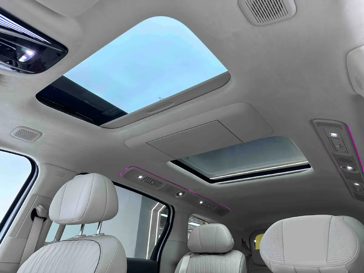 2025 Voyah Dream BEV 108.7KWH,autocango,china used car exporter,china ev exporter,chinese used car exporter,chinese used ev exporter