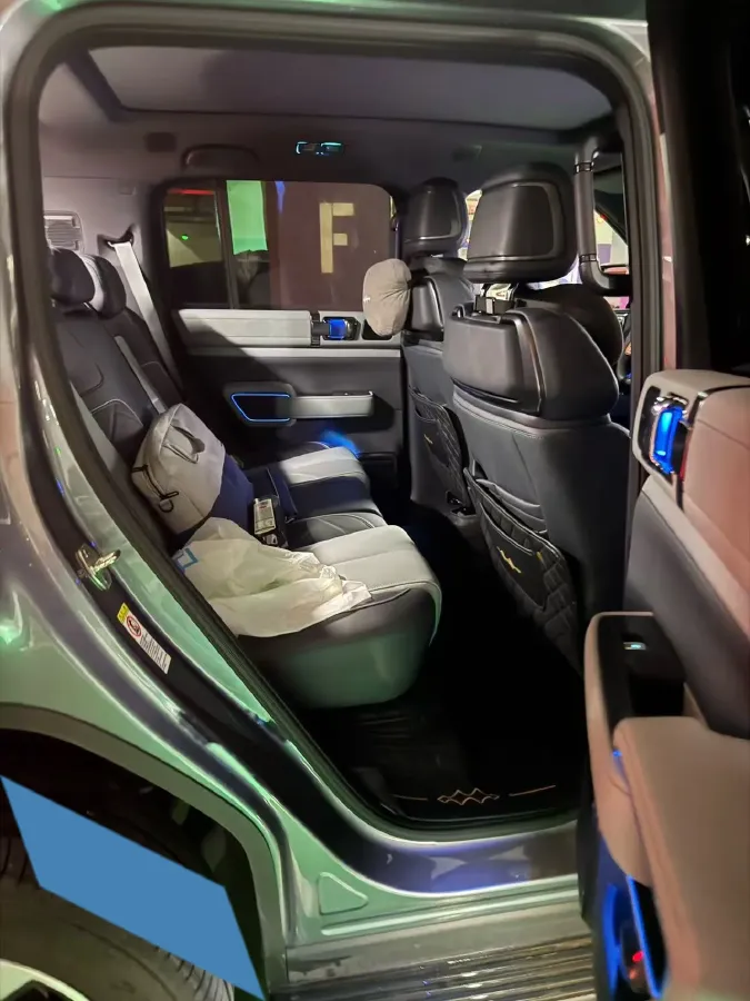 2023 FangChengBao Bao 5 1.5T 194HP L4 E-CVT PHEV 31.8KWH,autocango,china used car exporter,china ev exporter,chinese used car exporter,chinese used ev exporter