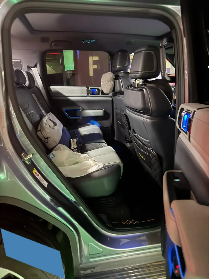 2023 FangChengBao Bao 5 1.5T 194HP L4 E-CVT PHEV 31.8KWH,autocango,china used car exporter,china ev exporter,chinese used car exporter,chinese used ev exporter