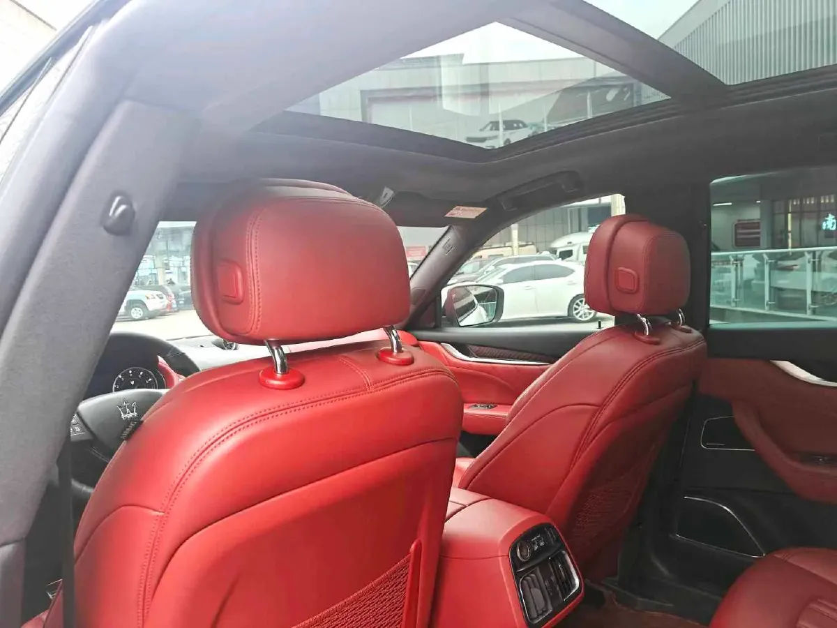 2021 Maserati Levante 3.0T 350HP V6 8AT,autocango,china used car exporter,china ev exporter,chinese used car exporter,chinese used ev exporter