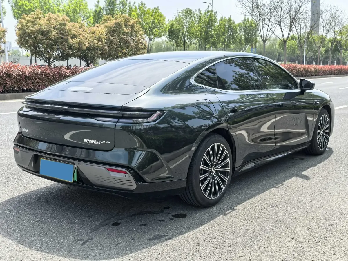 2025 Geely Galaxy Starshine 8 1.5T 163HP L4 3DHT PHEV 27.69KWH,autocango,china used car exporter,china ev exporter,chinese used car exporter,chinese used ev exporter