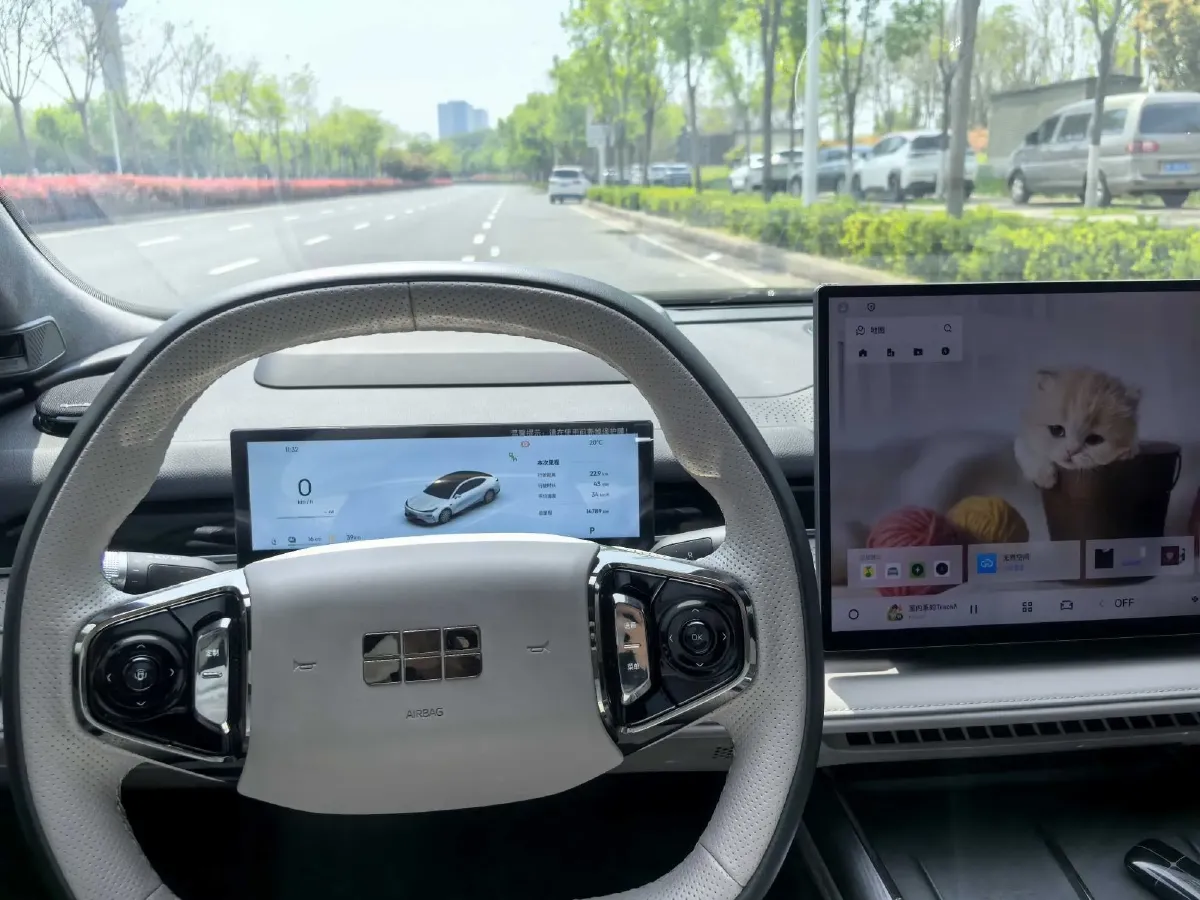 2025 Geely Galaxy Starshine 8 1.5T 163HP L4 3DHT PHEV 27.69KWH,autocango,china used car exporter,china ev exporter,chinese used car exporter,chinese used ev exporter