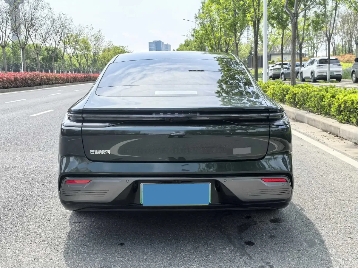2025 Geely Galaxy Starshine 8 1.5T 163HP L4 3DHT PHEV 27.69KWH,autocango,china used car exporter,china ev exporter,chinese used car exporter,chinese used ev exporter