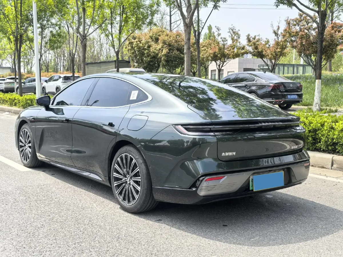 2025 Geely Galaxy Starshine 8 1.5T 163HP L4 3DHT PHEV 27.69KWH,autocango,china used car exporter,china ev exporter,chinese used car exporter,chinese used ev exporter