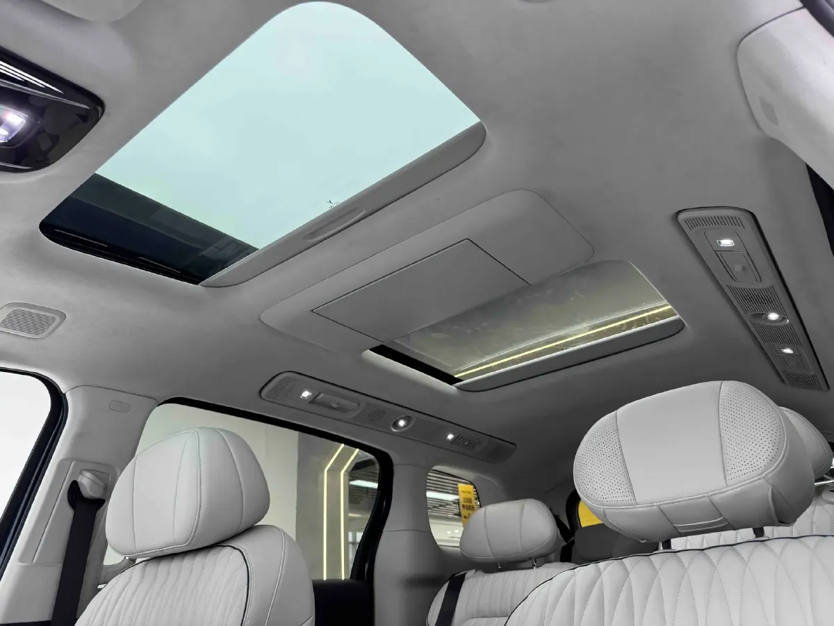 2025 Voyah Dream BEV 108.7KWH,autocango,china used car exporter,china ev exporter,chinese used car exporter,chinese used ev exporter