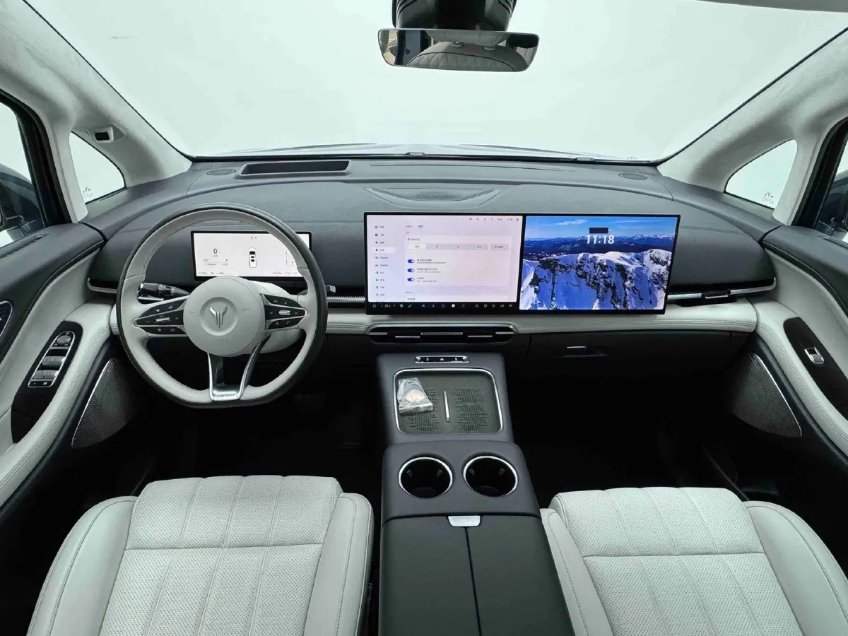 2025 Voyah Dream BEV 108.7KWH,autocango,china used car exporter,china ev exporter,chinese used car exporter,chinese used ev exporter