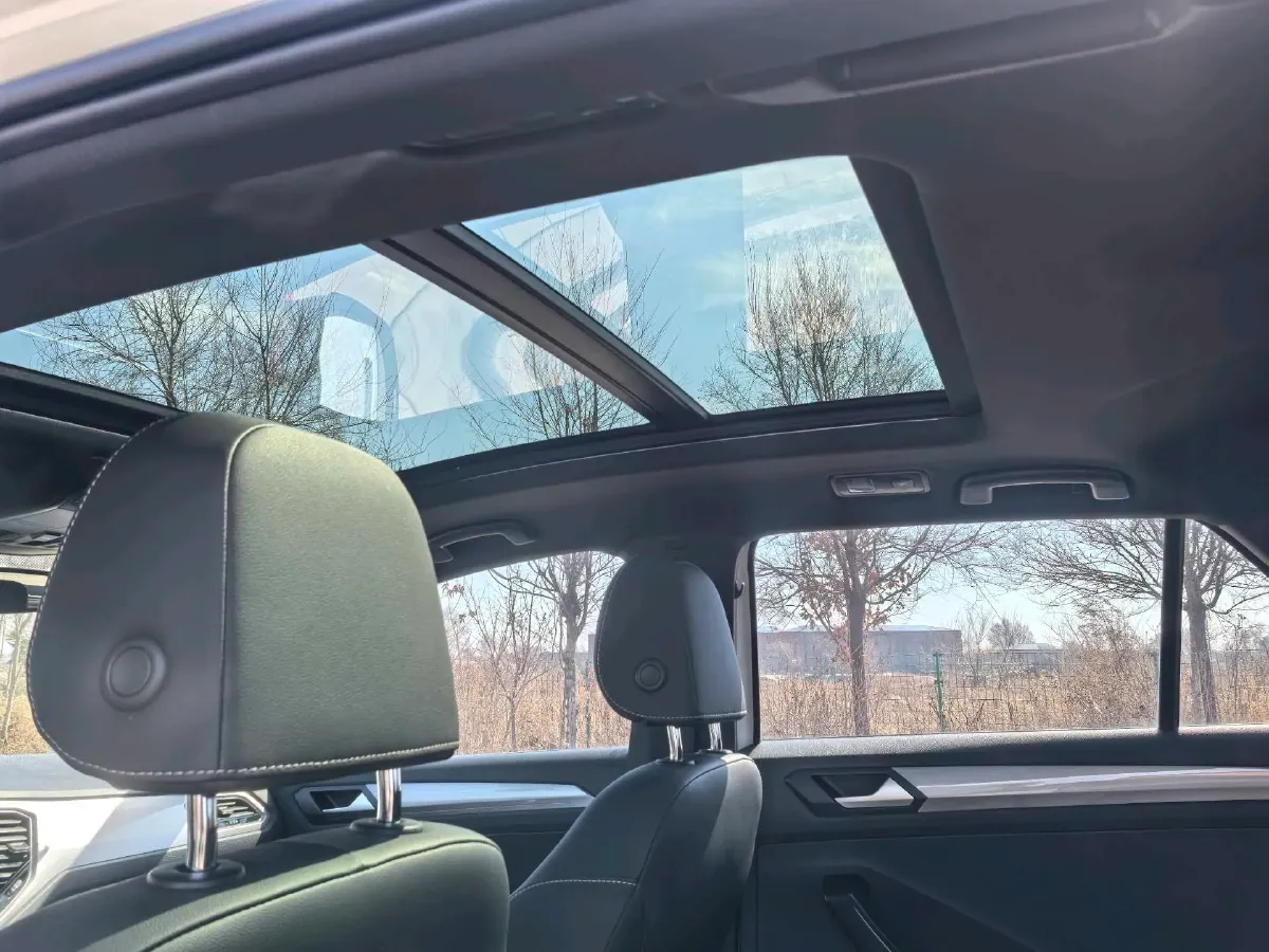 2022 Volkswagen T-Roc 1.4T 150HP L4 7DCT,autocango,china used car exporter,china ev exporter,chinese used car exporter,chinese used ev exporter